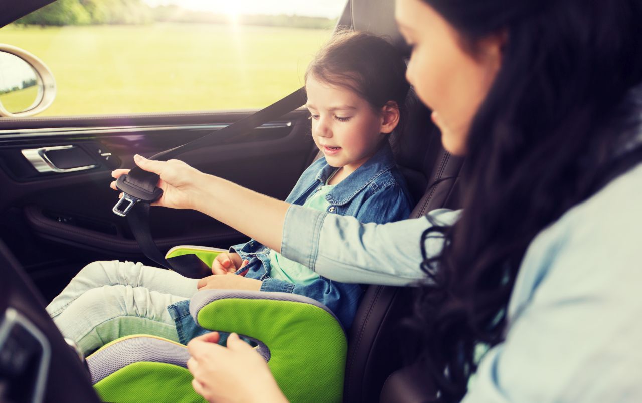 Jak przewozić dziecko bezpiecznie w samochodzie?