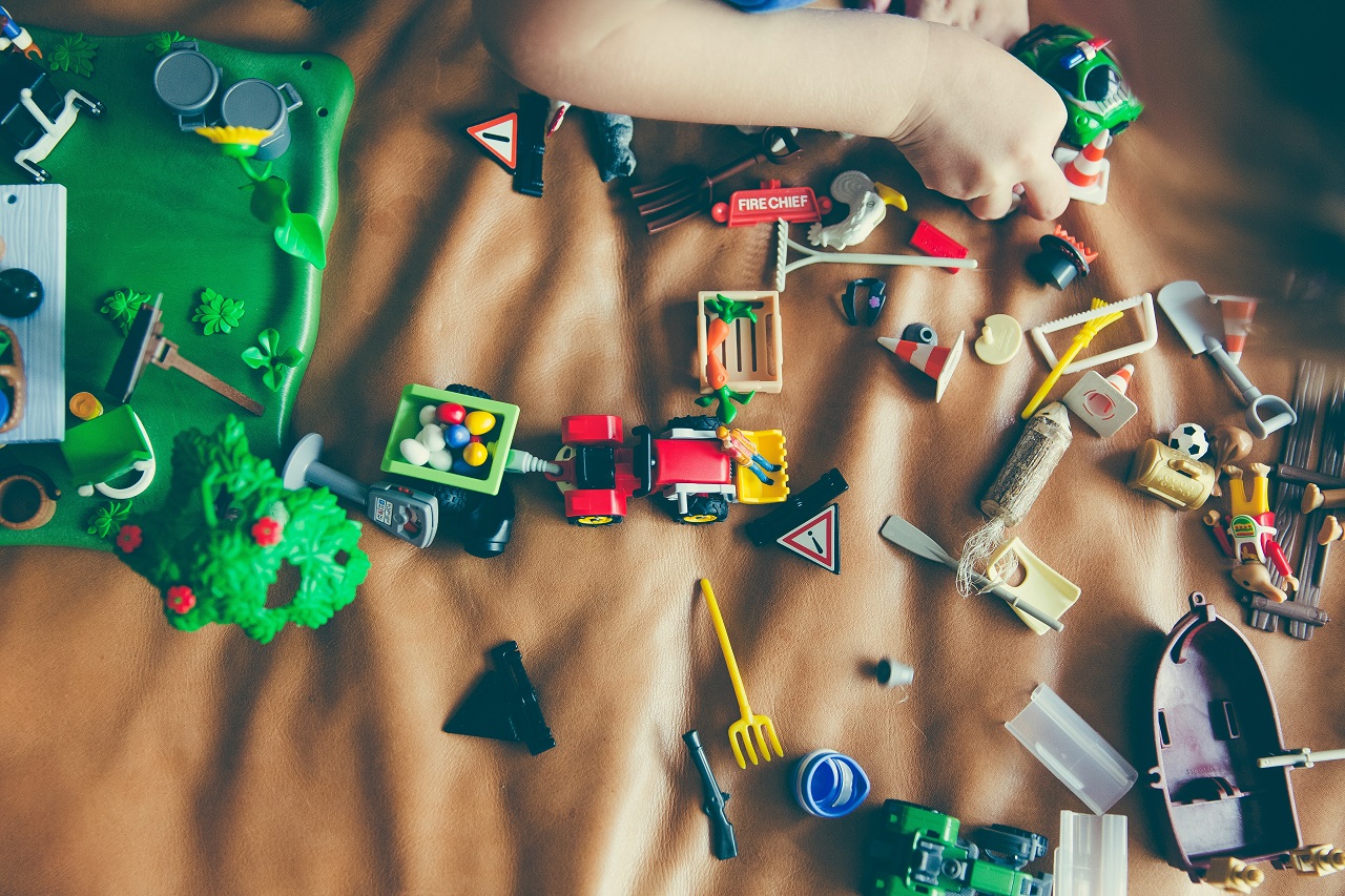 Jak zachęcić dziecko do sprzątania swoich zabawek?