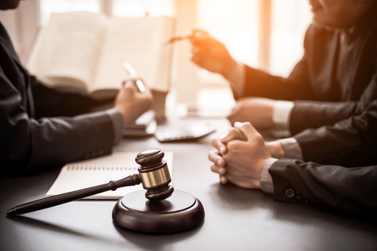 Jakich sfer życia dotyczą porady prawne udzielane przez kancelarie adwokackie?