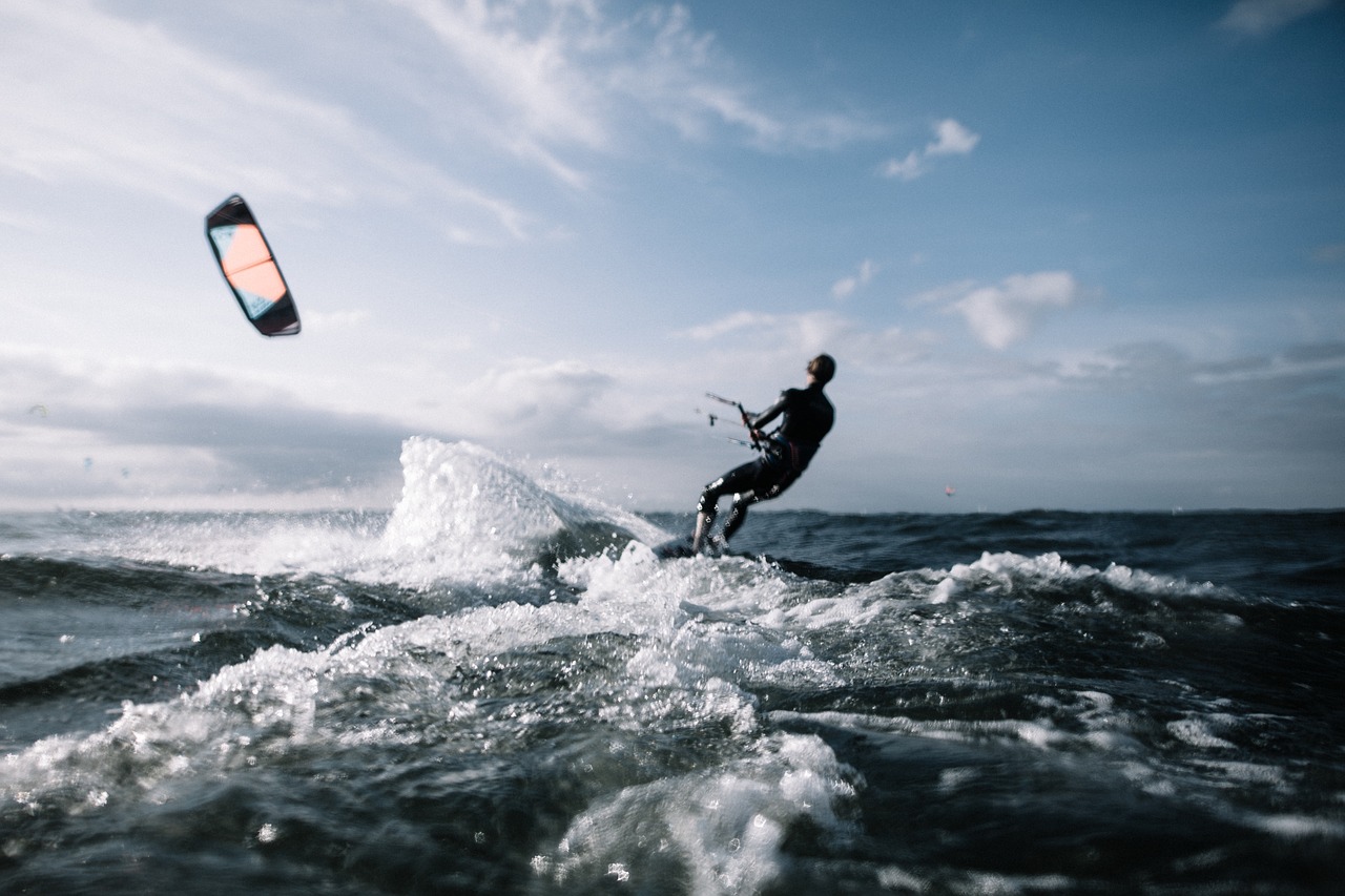 Kitesurfing – idealny sport na lato