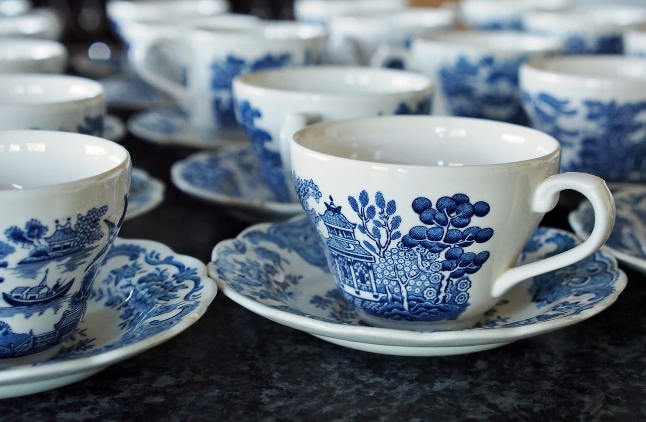 Porcelana – czym różni się od tradycyjnych kubków i szklanek?