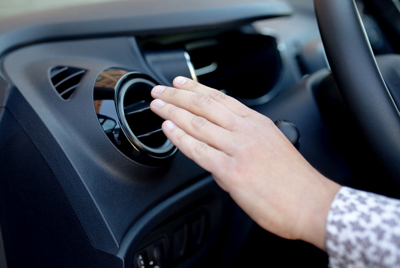 Jakie są najczęstsze przyczyny awarii klimatyzacji w samochodzie?