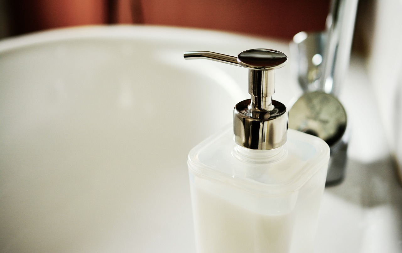 Czym się kierować przy wyborze dozownika do mydła?